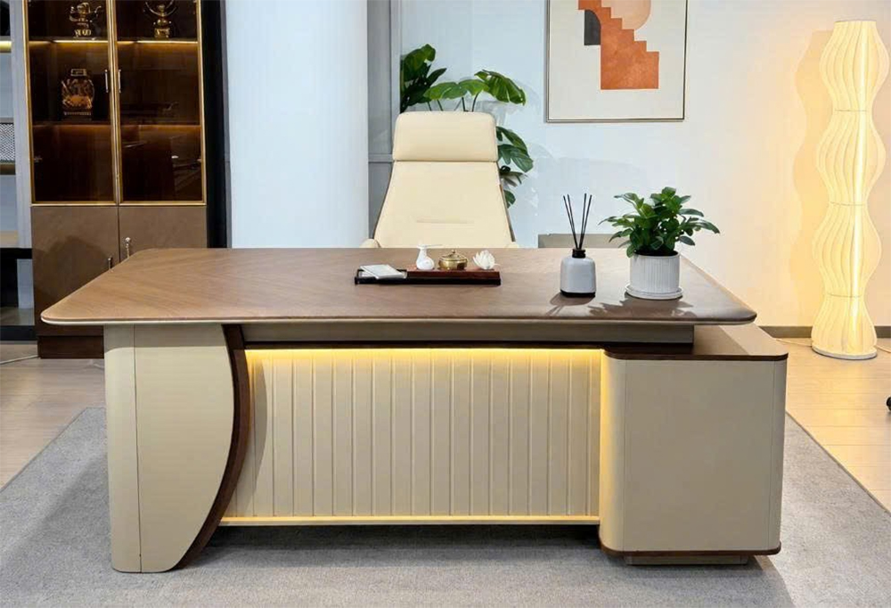 Hình thực tế bàn CEO MT8218