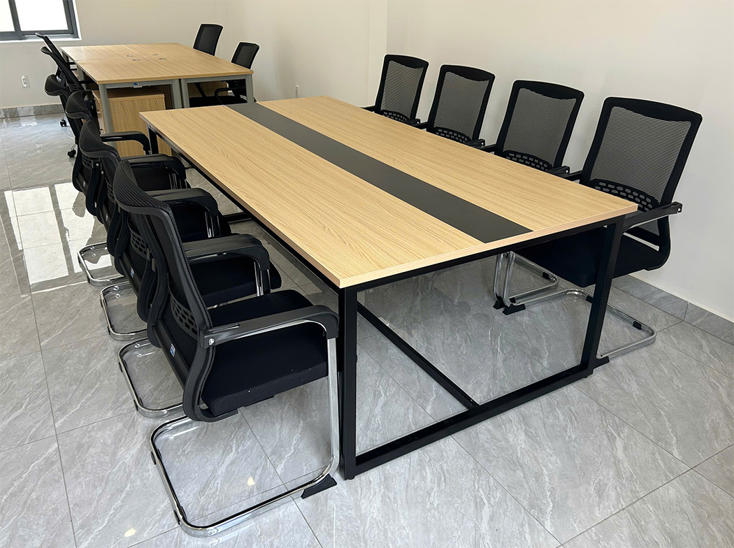 Bàn họp BHCS05 kết hợp cùng ghế C136HT