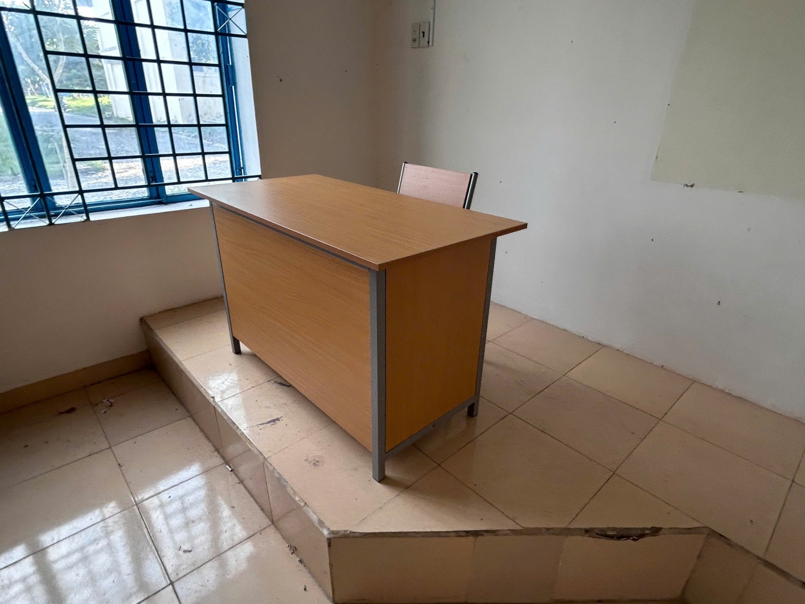 Bàn ghế dạy học dành cho giảng viên BGGV101