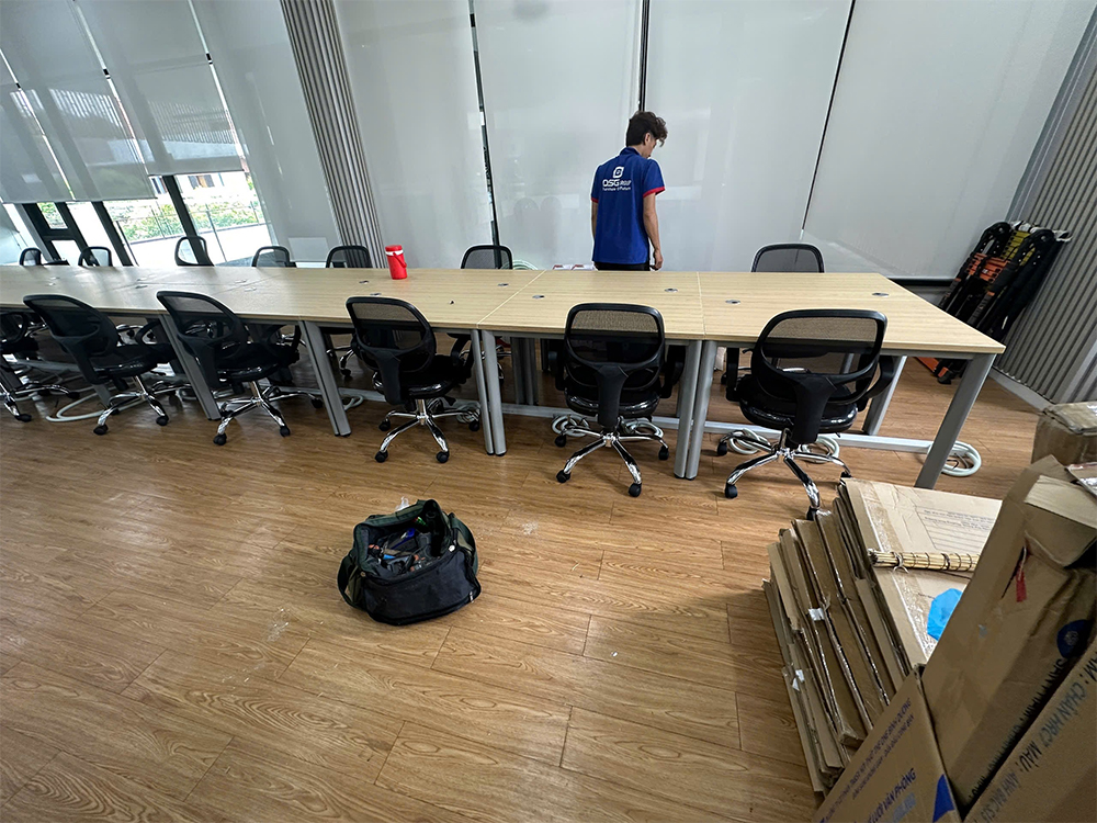 Ghế lưới GL101K chân mạ