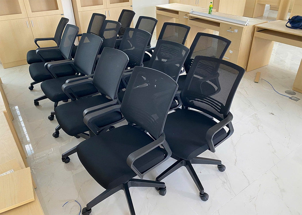 Hình thực tế ghế lưới GL119N chân nhựa