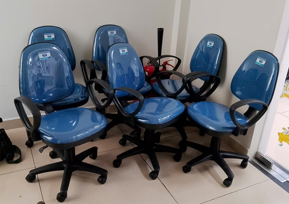 Ghế nhân viên SG550 có tay màu K17