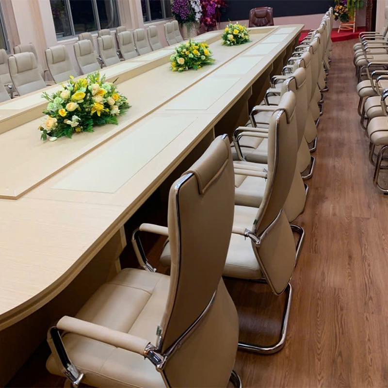 Ghế phòng họp GQ11.1 màu kem kết hợp cùng bàn hội nghị màu kem