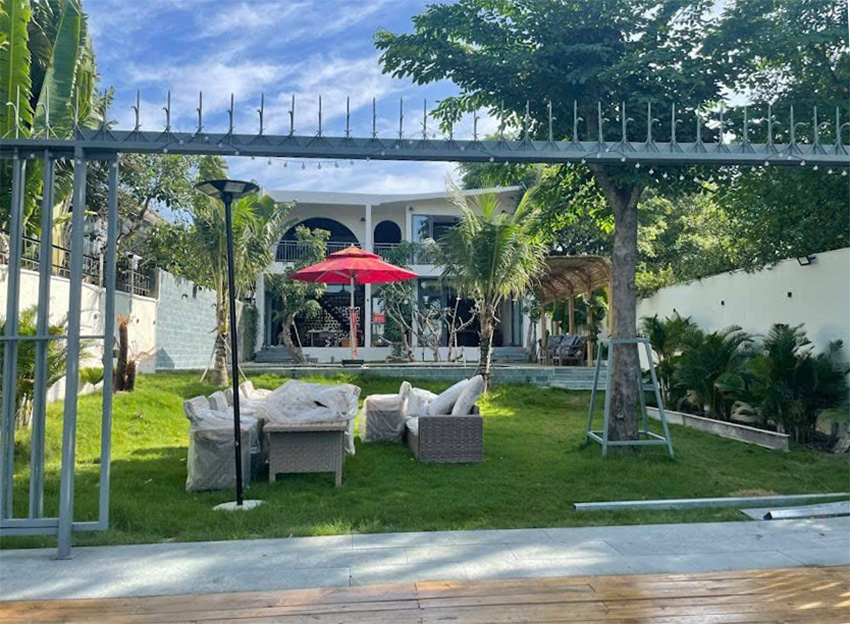 Hình 1 - Thiết kế sân vườn nhà quê xanh mát