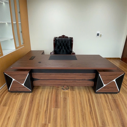 Bàn lãnh đạo BOSS20