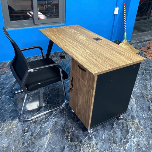 Bàn chuyên viên BRI120SHLC15