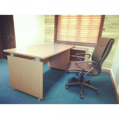 Bàn trưởng phòng BLD03